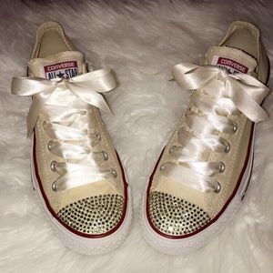 Converse low top ivory with rhinestones 💎
